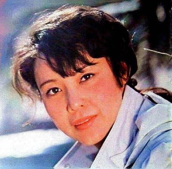 娱乐圈10大短发女神_80年代女明星 冷眉 短发女神 演艺生涯