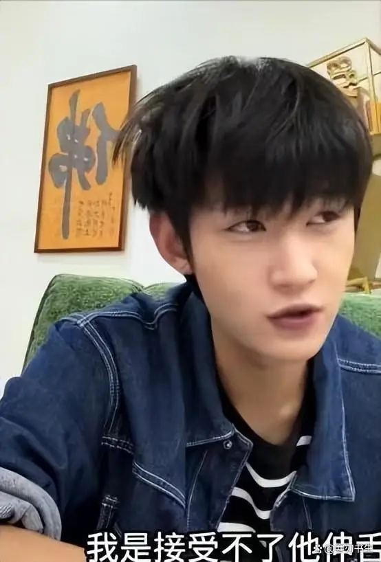 娱乐圈男星被潜图片_娱乐圈潜规则曝光_潜规则女老板强吻事件