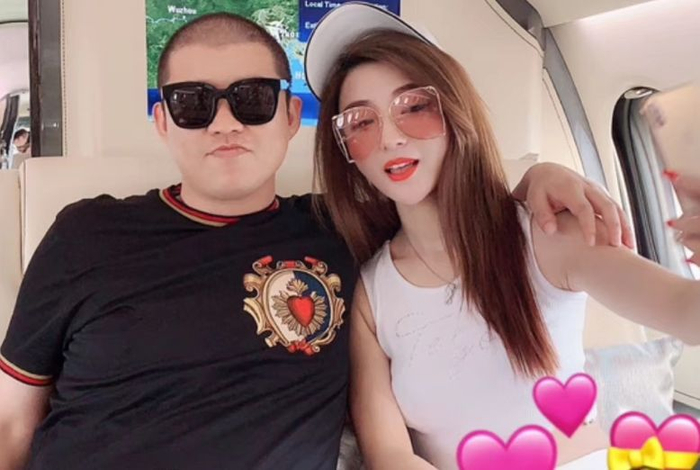 辛巴二驴抛妻弃子事件_辛巴二驴直播互怼真相_二驴的网红八卦是谁-
