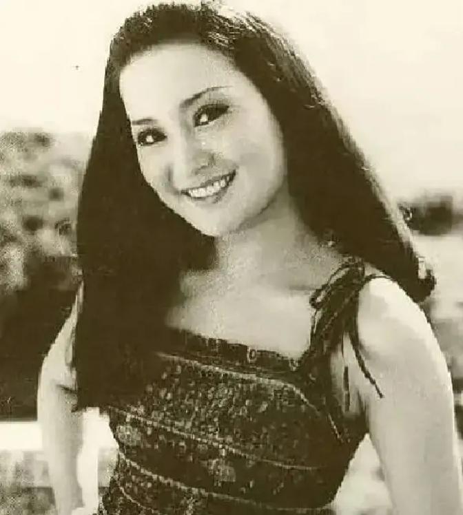 香港女明星三级_陈萍 1973年 香港三级片女演员