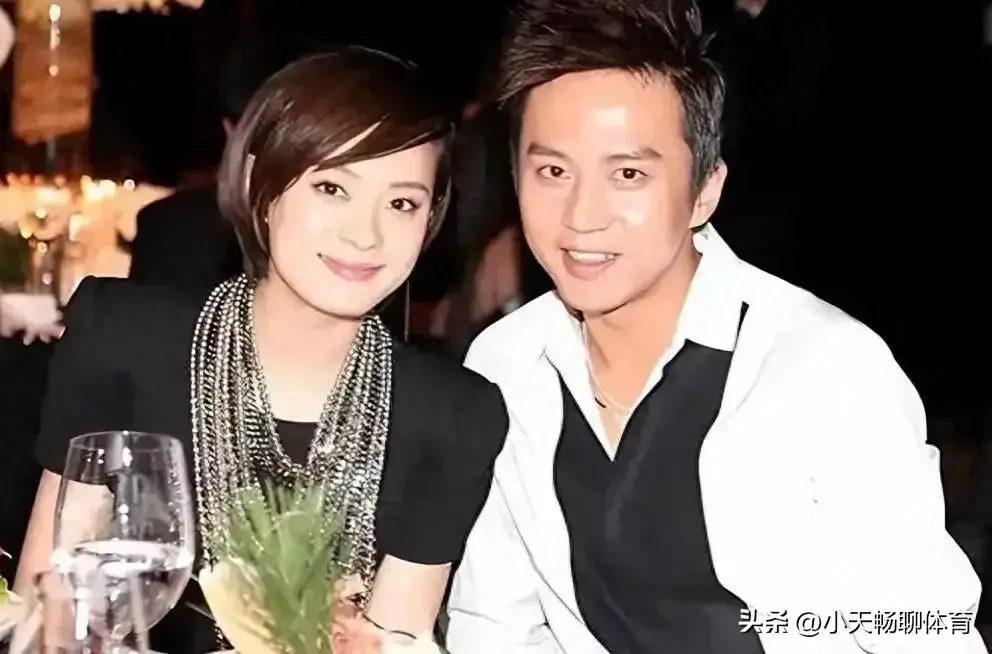 戚薇李承铉爱情故事_娱乐圈老模范夫妻_娱乐圈嫁给爱情模范夫妻