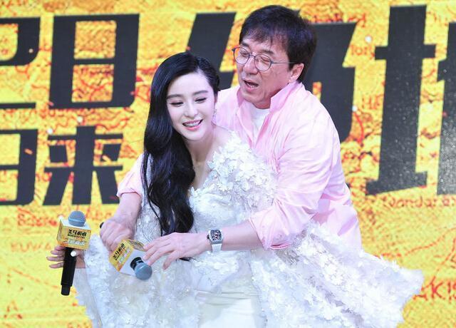 刘亦菲被成龙非礼事件_成龙非礼过的女明星数量_成龙抱过那些女明星