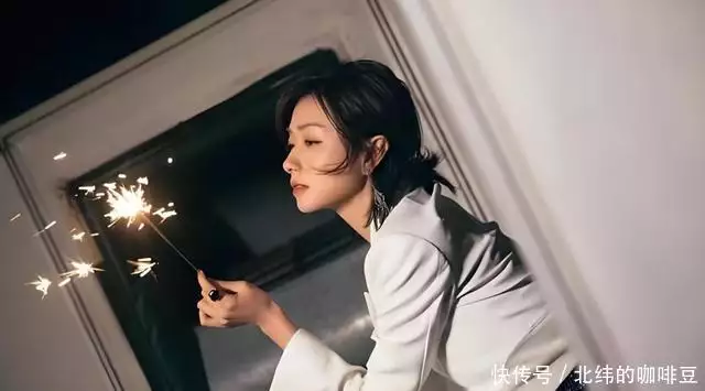 女明星喝醉被_拒绝潜规则的女明星_戚薇拒绝潜规则遭遇雪藏